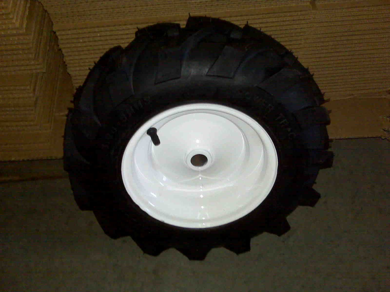 RH - WHEEL ASM - TIRE & WHEEL - WHITE (1915057) 1915057, 2709-02, 9144, 9142, 2708, Horse Wheel